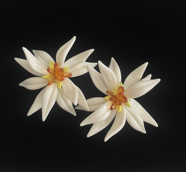 Flower studs
